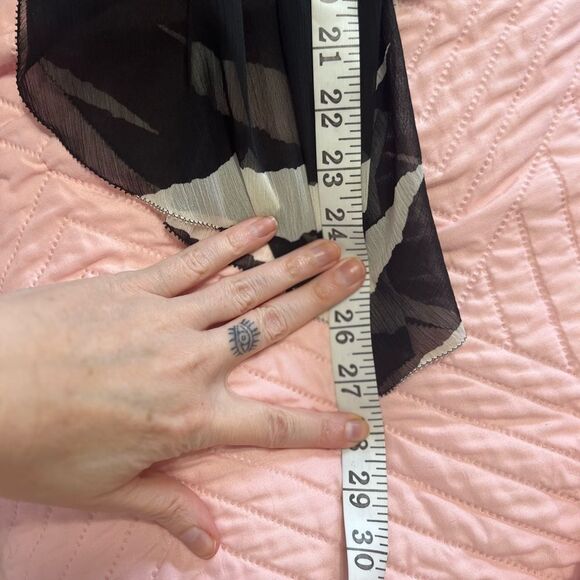 Tory Burch Lucea Top Animal Stripe
Black White size 14 large extra large zipper - Picture 10 of 15